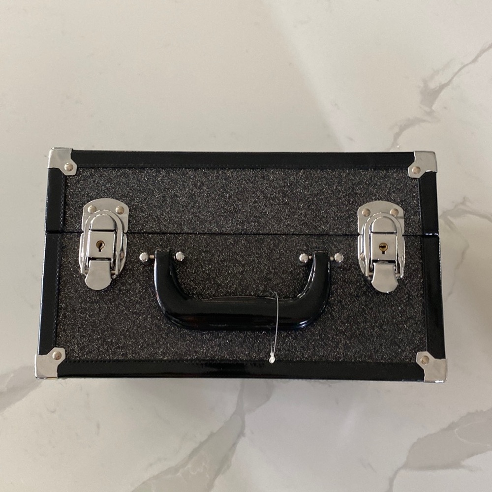 NWOT Creative Options caboodle